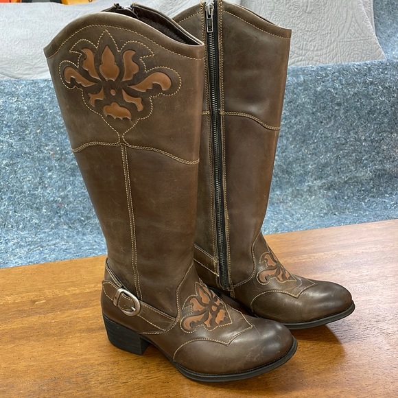 Born Shoes - Born Boots Size 6.5/37